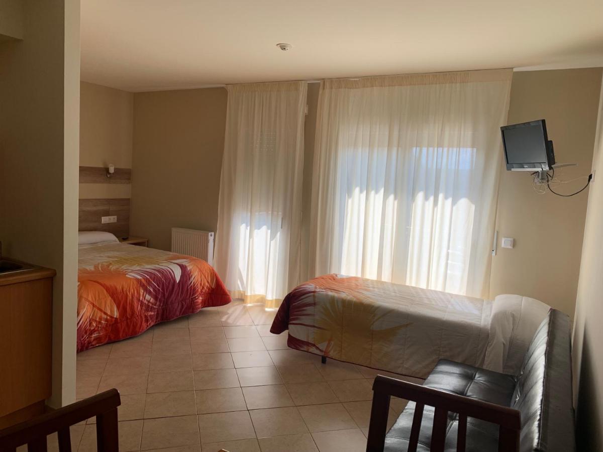 Raquel'S - Habitacions I Apartaments Turistics - Sant Pere Pescador Buitenkant foto