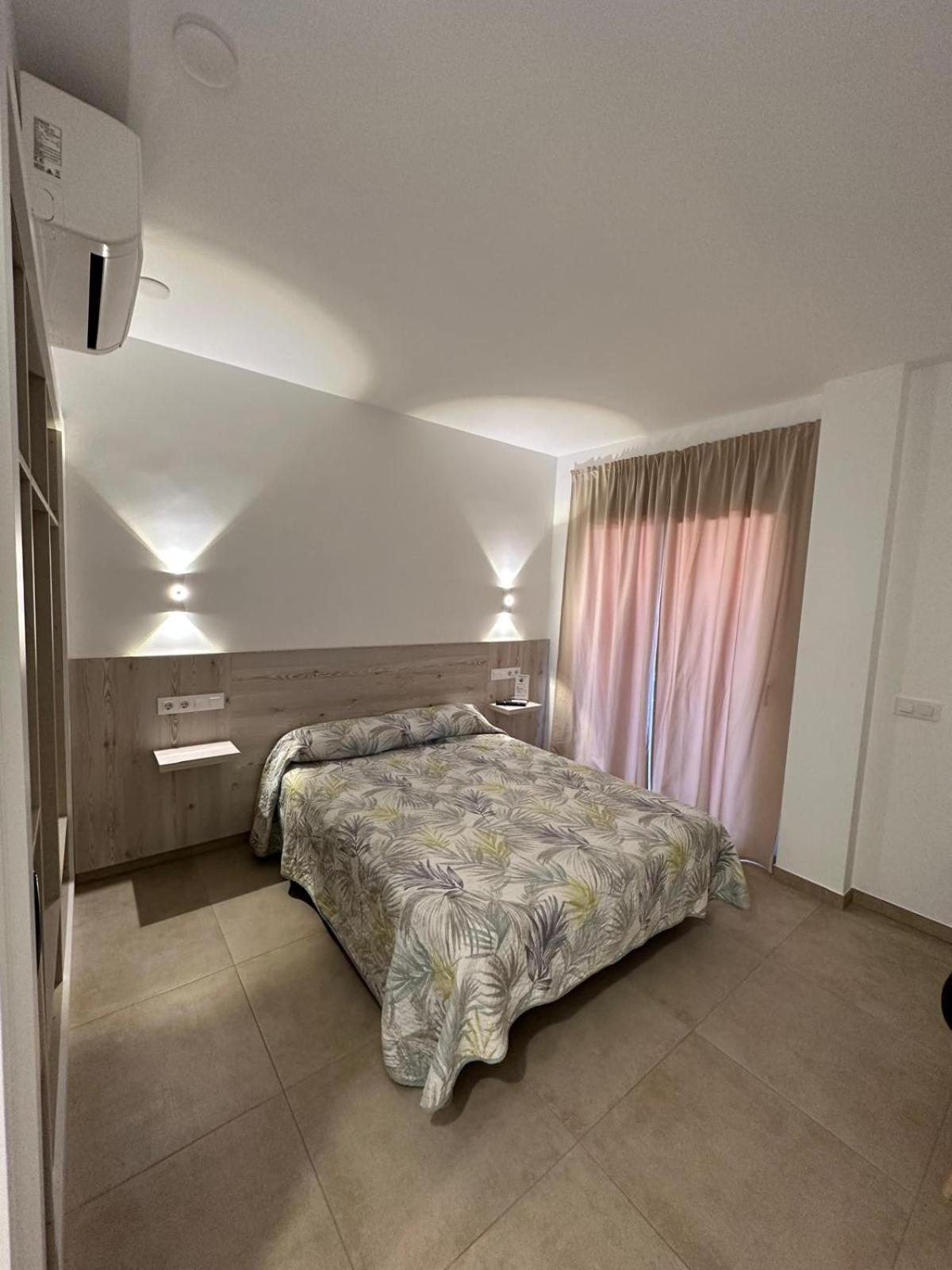 Raquel'S - Habitacions I Apartaments Turistics - Sant Pere Pescador Buitenkant foto