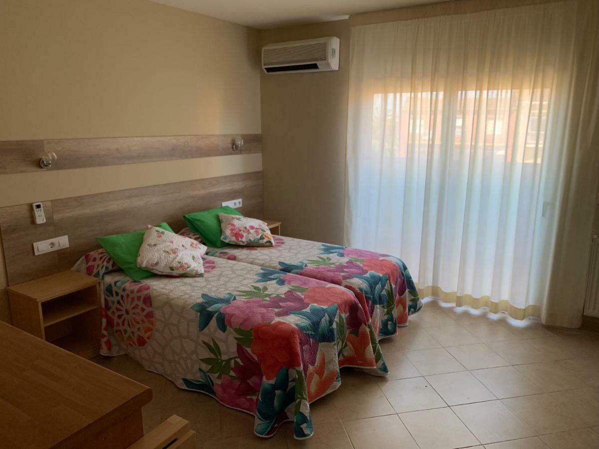 Raquel'S - Habitacions I Apartaments Turistics - Sant Pere Pescador Buitenkant foto