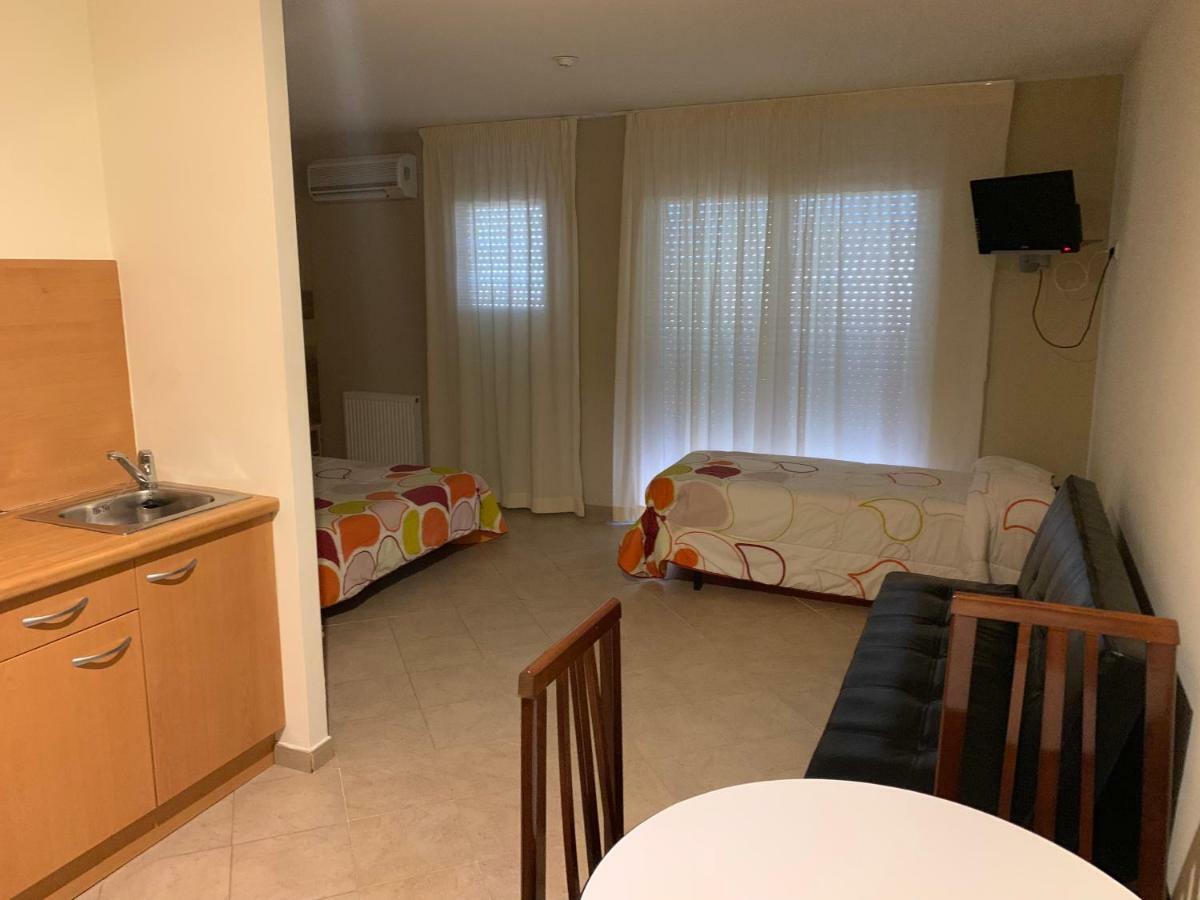 Raquel'S - Habitacions I Apartaments Turistics - Sant Pere Pescador Buitenkant foto